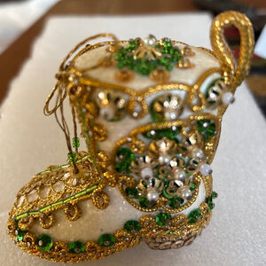 Vintage Unbranded Holiday Ornament One Size Gold Green Beaded Boot